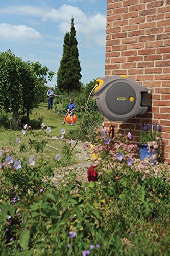 komfortable Gartenbewässerung mit Schlauchbox von Hozelock